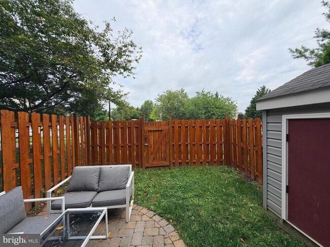 Photo - 605 Tivoli Rd