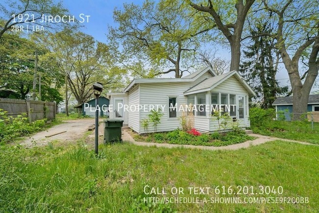 Photo - 1921 Jiroch St