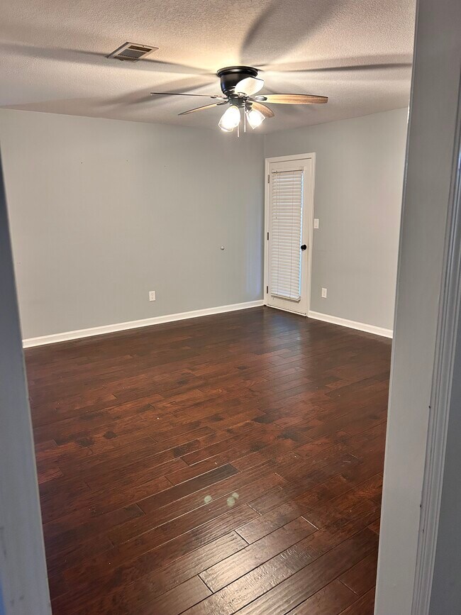 Photo - 426 Larkspur Ct