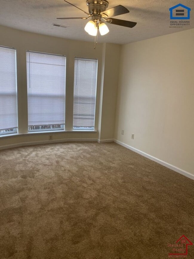 Photo - 306 Oriole Dr