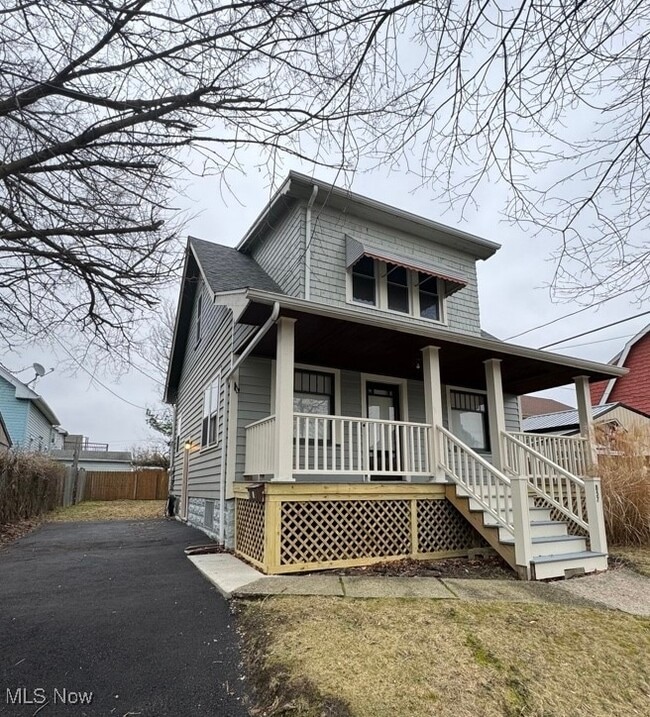 Photo - 857 E 188th St House