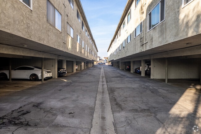 Parking - 1261-1281 Rosecrans Ave.