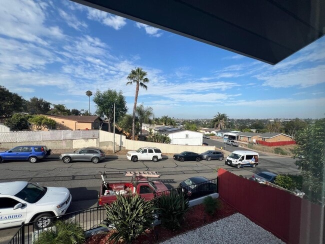 Photo - 528 Raintree Dr