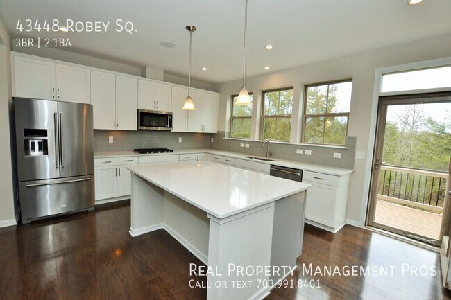 Photo - Coming Soon-Beautifully Updated End Unit F...