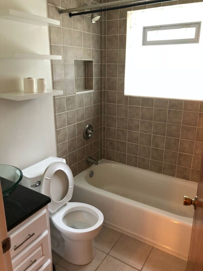 Photo - 454 Warner St