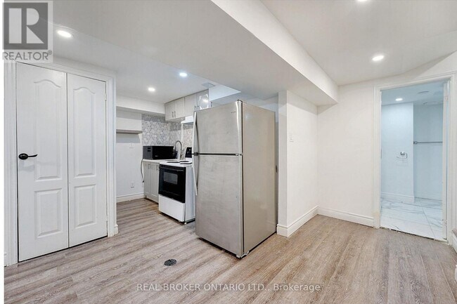 Photo - 1098 Sawgrass Crescent