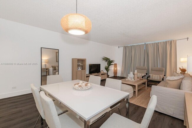 Photo - 2301 Collins Ave Unit 333