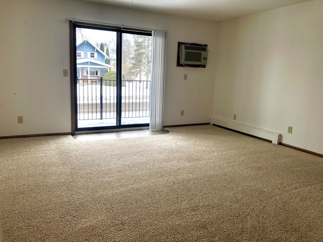 Photo - Lamplighter Apartments