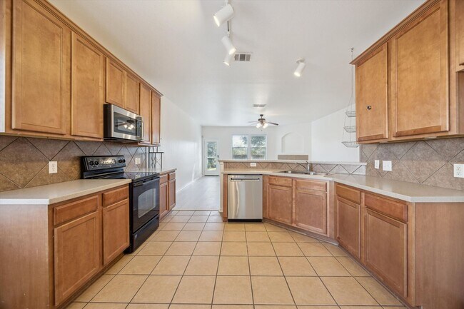 Photo - Spacious 4 BR home near the Medical Center!