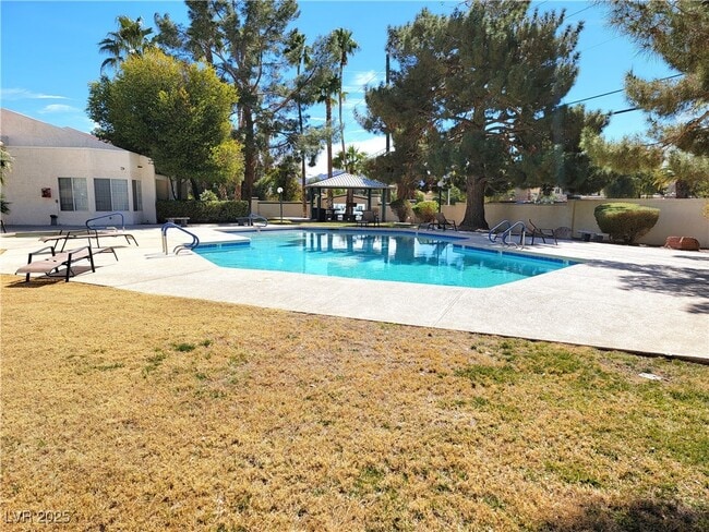 Photo - 1987 Cutlass Dr Unidad 0