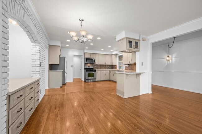 Photo - 14132 Carfax Ave