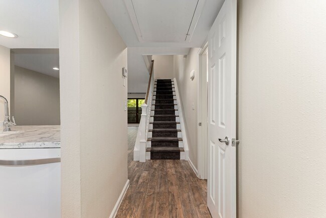 Photo - 6453 Bayou Glen Rd