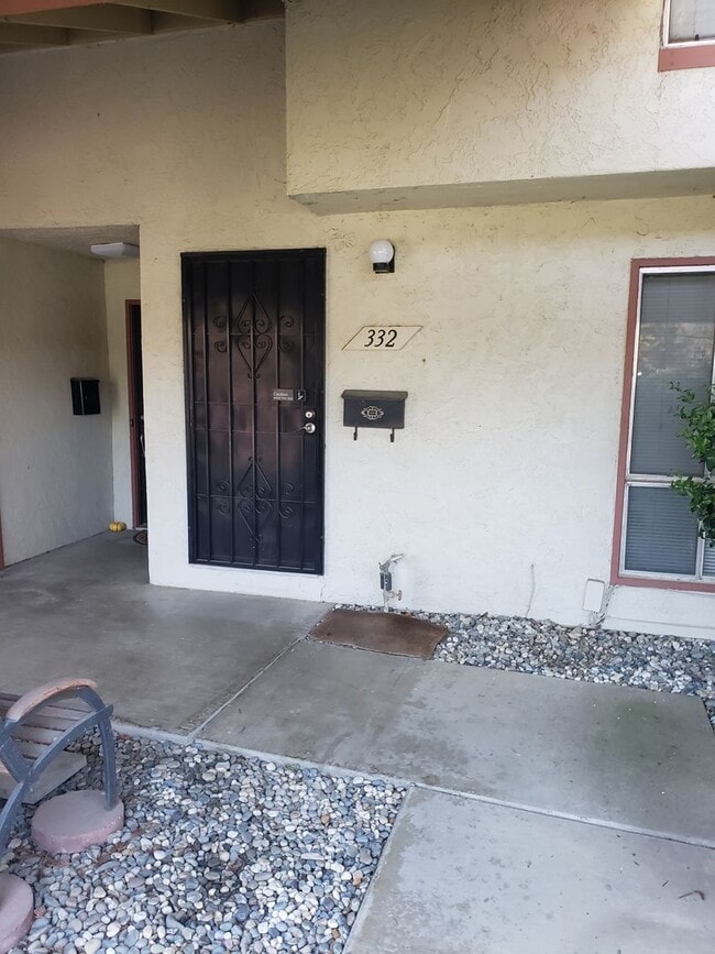332 Bridge Pl