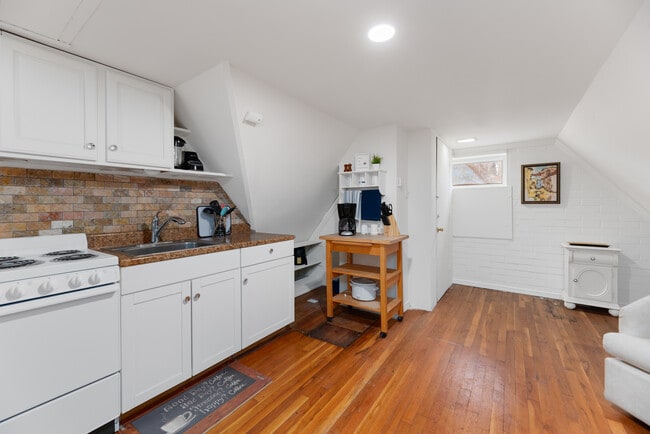 Photo - 804 N Perry Ave Unit Studio apartment