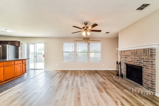 Photo - 113 Nighthawk Dr