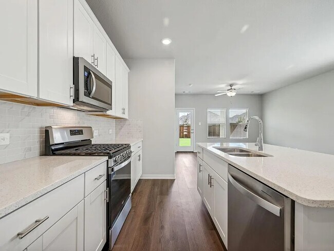 Photo - 518 Willet Dr