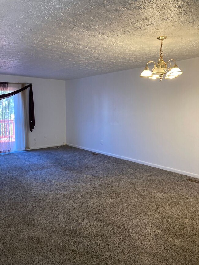 Photo - Spacious 3-bedroom, 2-bathroom townhouse available in Edgewood, MD.