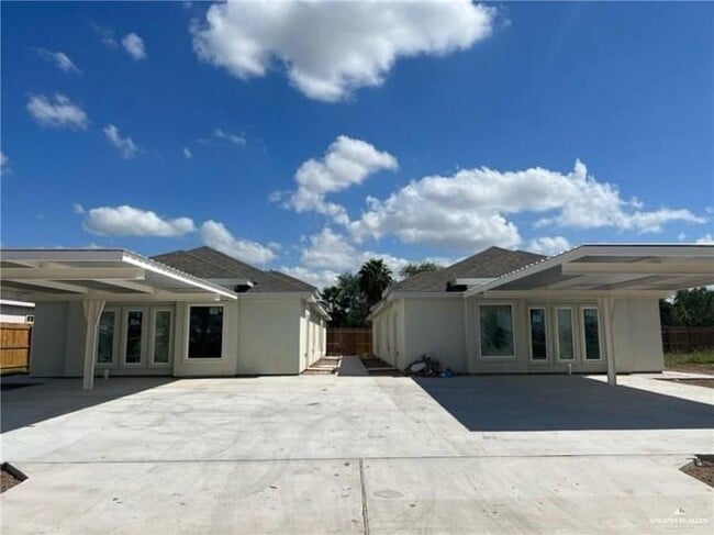 Building Photo - 12 N 56th St Unit 3