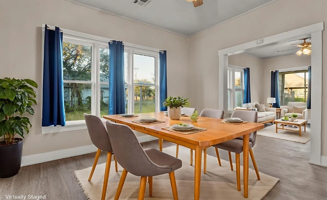 Photo - 504 Lottie St