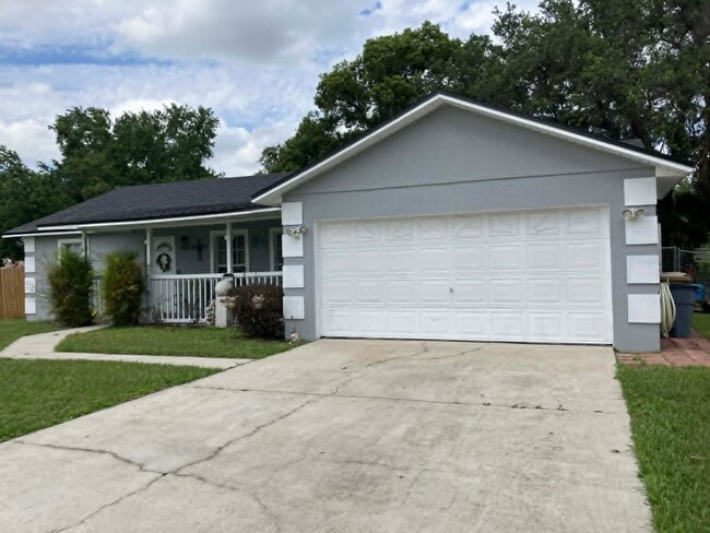 Building Photo - 907 Lacey Oaks Ct