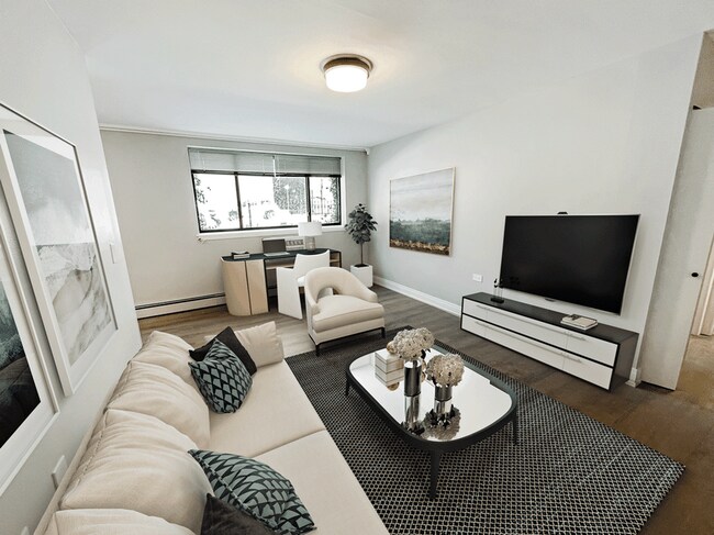 Photo - 5650 N Sheridan Rd