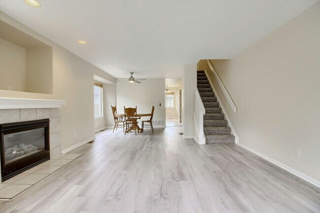 Photo - 2453 S Race St