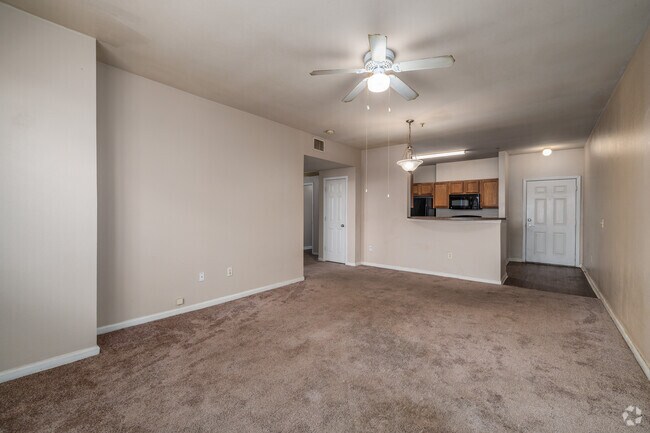 2BR, 2BA - 1,000SF - Living Room