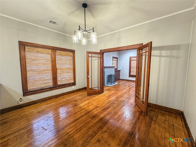 Building Photo - 507 W Brazos St