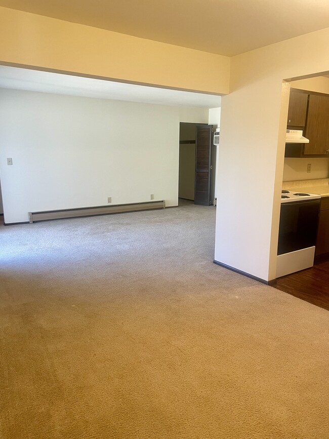 Photo - 825 N Rochester St Unidad Maple Court