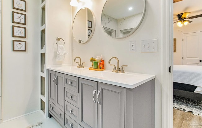 Photo - 814 W Gonzalez St