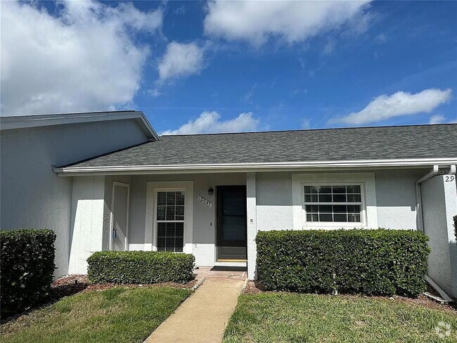 Building Photo - Adorable 2/2 villa in active 55+ community. Rental