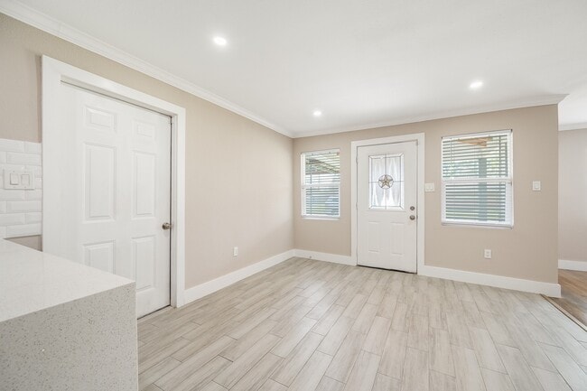 Photo - 2222 Peppermill Rd