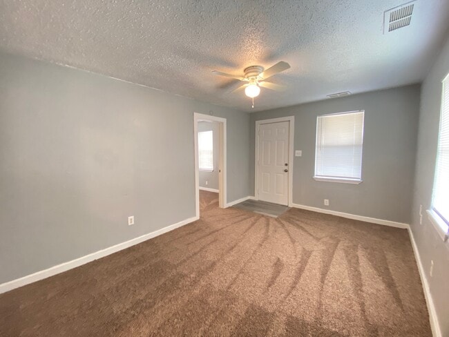 Photo - 1400 S Youngs Blvd