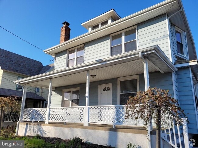 Building Photo - 711 Bridgeboro St Rental