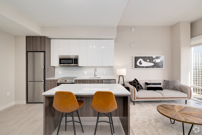 1BR, 1BA - 587SF - Kitchen