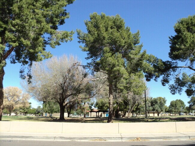 Photo - 3801 W Poinsettia Dr House