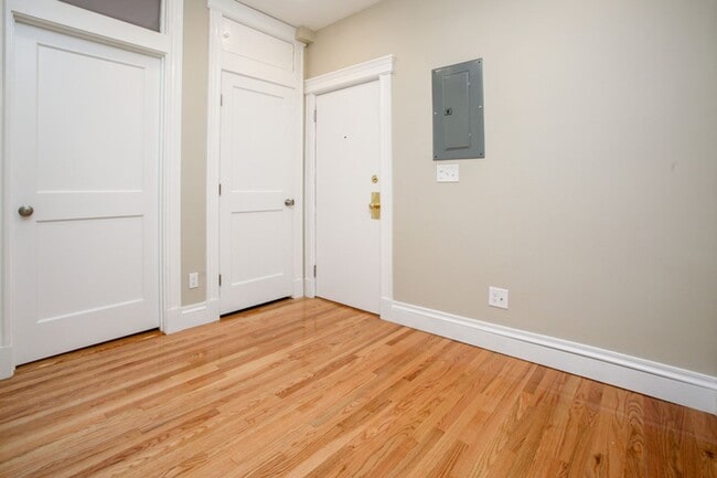 Photo - 1111 Boylston St