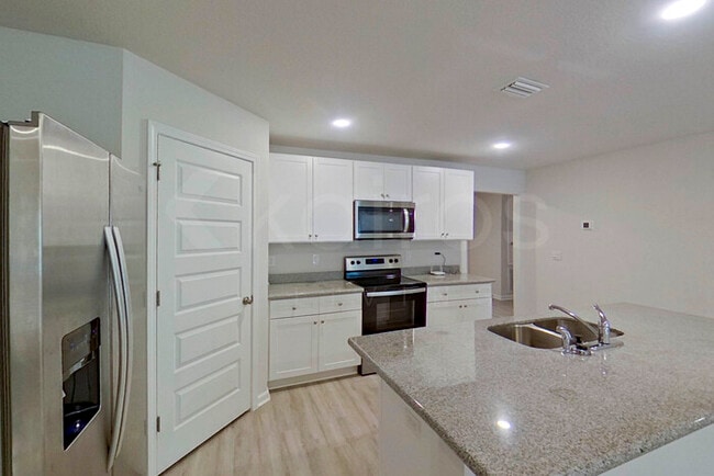 309 Monarch Ln