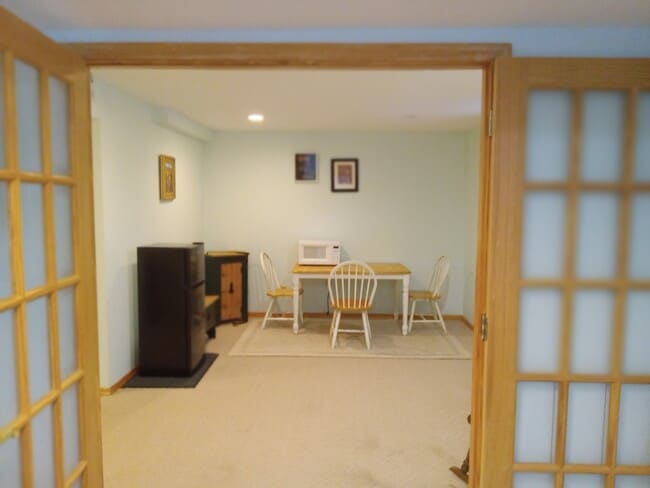 área de comer - 883 Park Knoll Dr