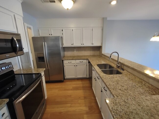 Photo - 2BD/1BA Condo located in Lakeshore Village!