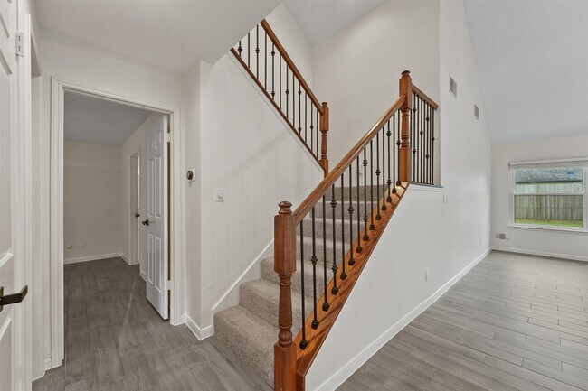 Photo - 417 W Hillary Cir