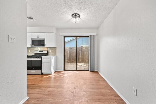 Photo - 2409 Berkett Dr