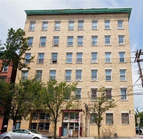 Building Photo - 319 Barrow St Unit 4D