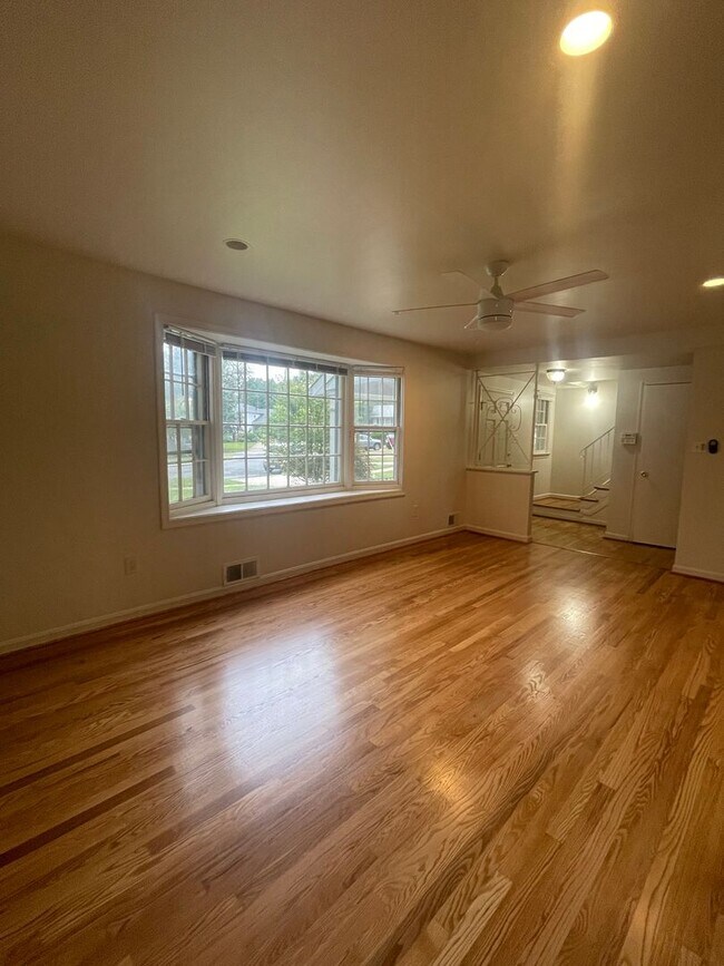 Photo - Single Family in Silver Spring