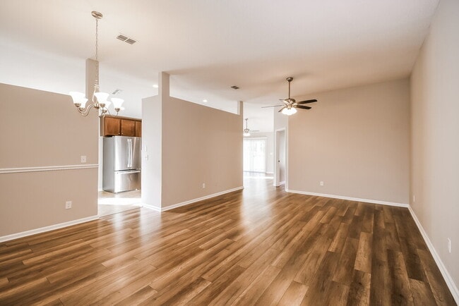 Photo - 574 S Aberdeenshire Dr