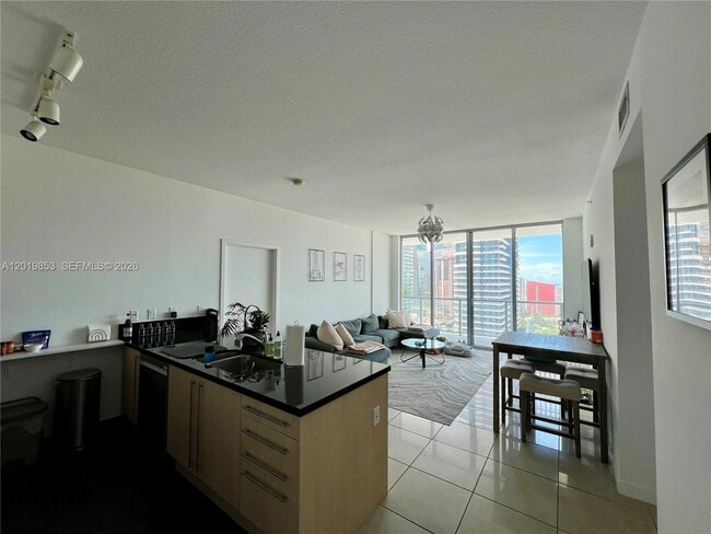Photo - 79 SW 12th St Unit 2903-S