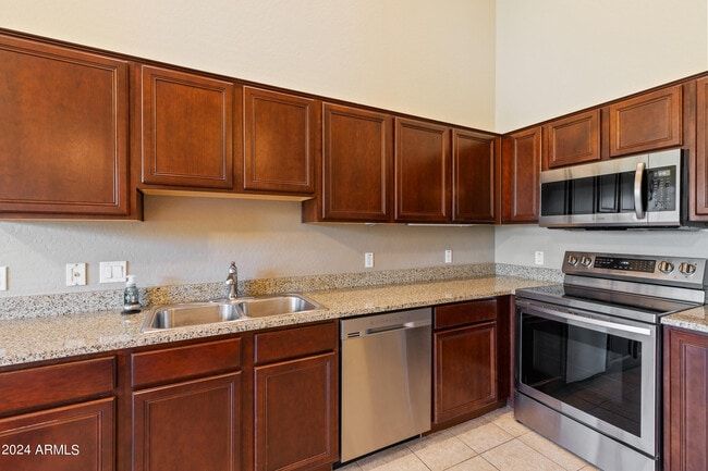 Photo - 2256 E Huntington Dr