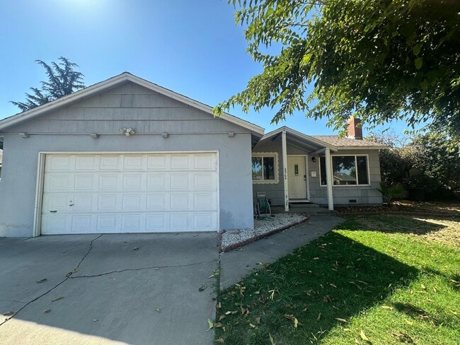 Photo - Three Bedroom One Bathroom Home with Yard