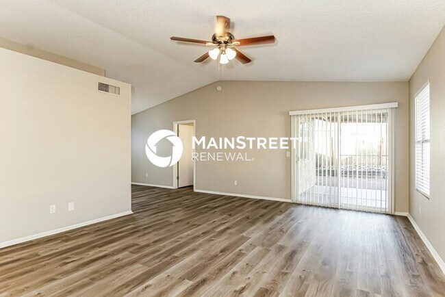 Photo - 3 Bedroom Pet-Friendly Home in Phoenix, AZ with Main Street Renewal