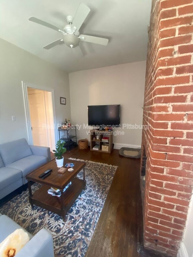 Building Photo - 207 S Millvale Ave Unit 1